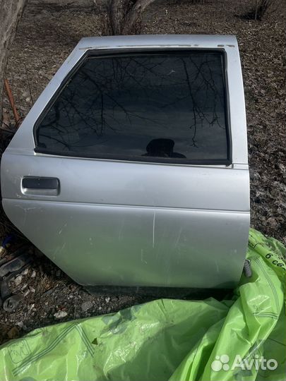 Задняя правая дверь ваз 2110