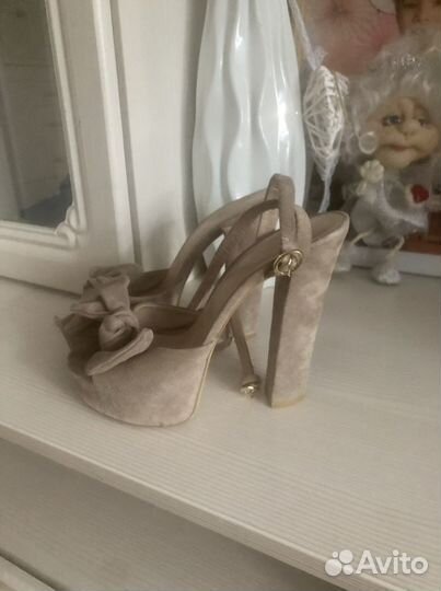 Босоножки 38