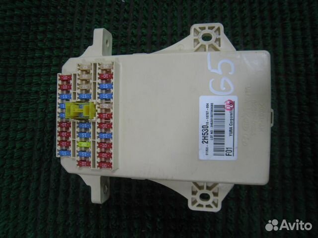 Блок предохранителей салонный Hyundai i30 2011