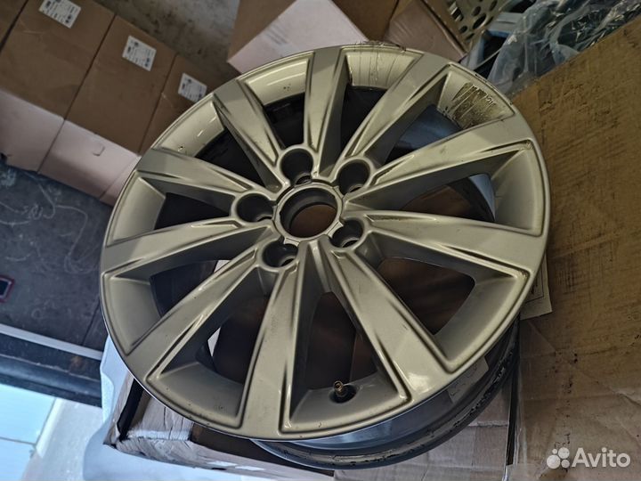 Диски Volkswagen R16 Литые 5x112 J7 HS1