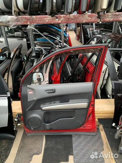 Передняя правая дверь Nissan X-trail T31
