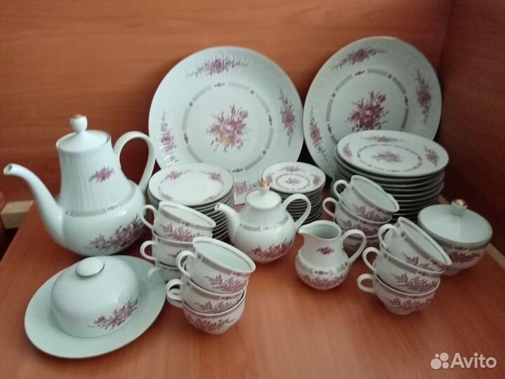 Кофейно- чайный сервиз на 12 персон