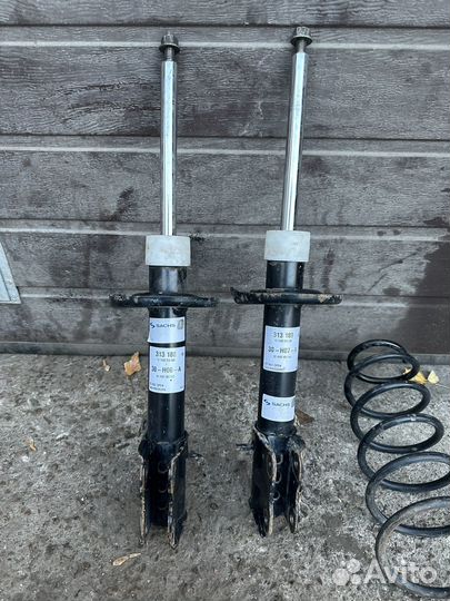 Передние амортизаторы пружина на ммс colt