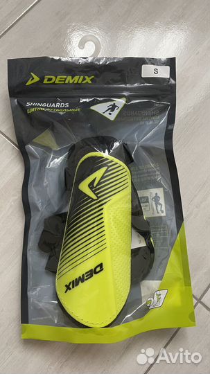 Щитки футбольные детские