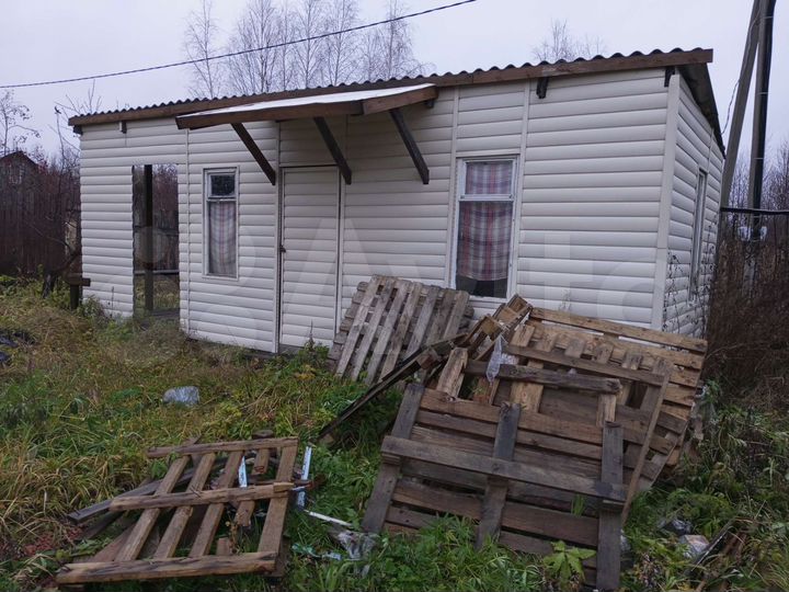 Дача 20 м² на участке 6 сот.