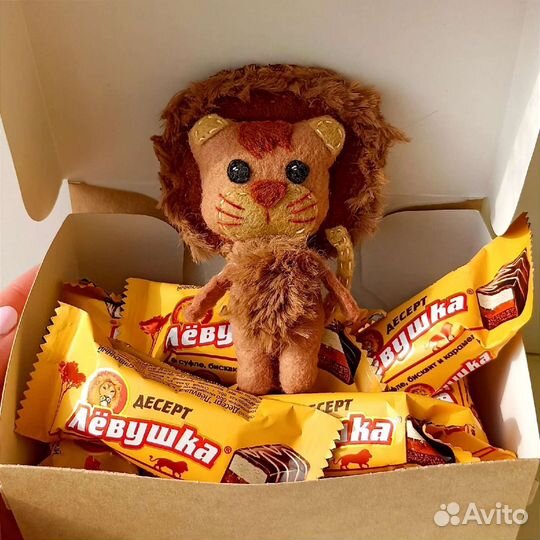 Подарочный бокс игрушка+сладости