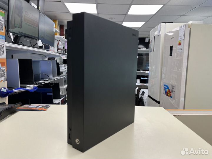 Xbox One X (влш)