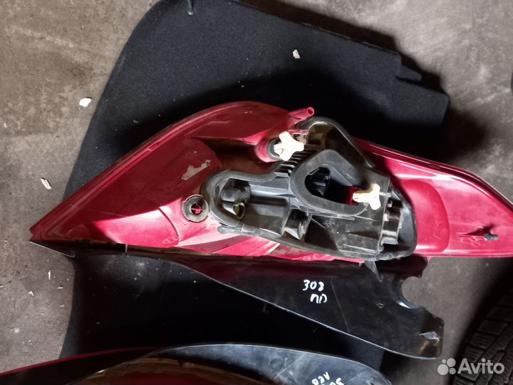 Задние фонари Peugeot 308