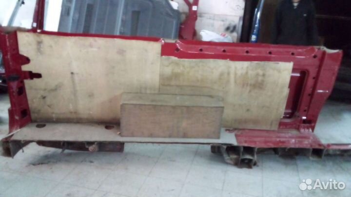 Борт крыло заднее левое Мерседнс спринтер 906