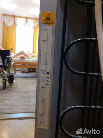 Zanussi ZRB350A, 2007 год, холодильник, не рабочий