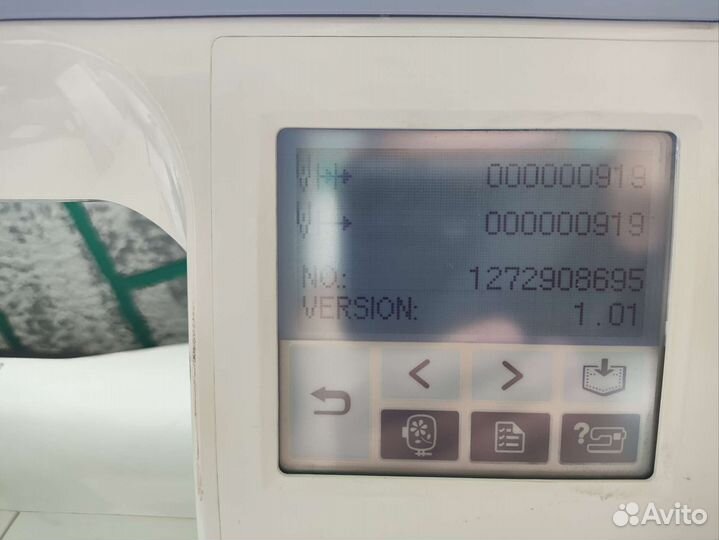 Вышивальная машина Brother innov IS 700e