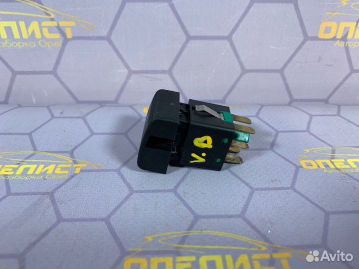 Кнопка циркуляции в салоне Opel Vectra B