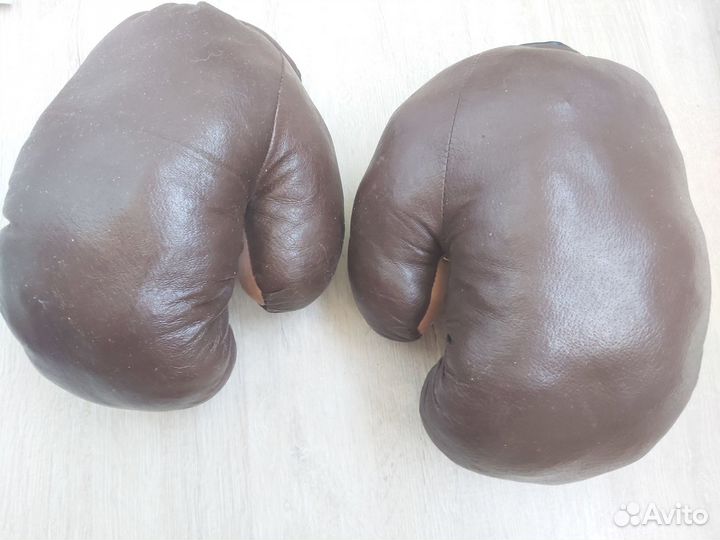 Боксерские перчатки