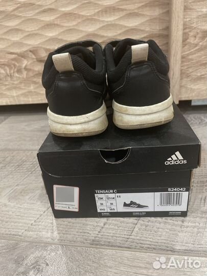 Кроссовки adidas