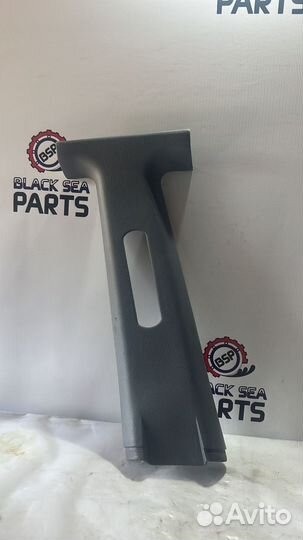 Обшивка стойки центральной Hyundai Accent