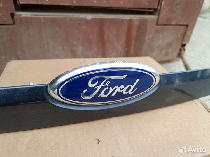 Молдинг крышки багажника Форд Фокус2 2008-2011