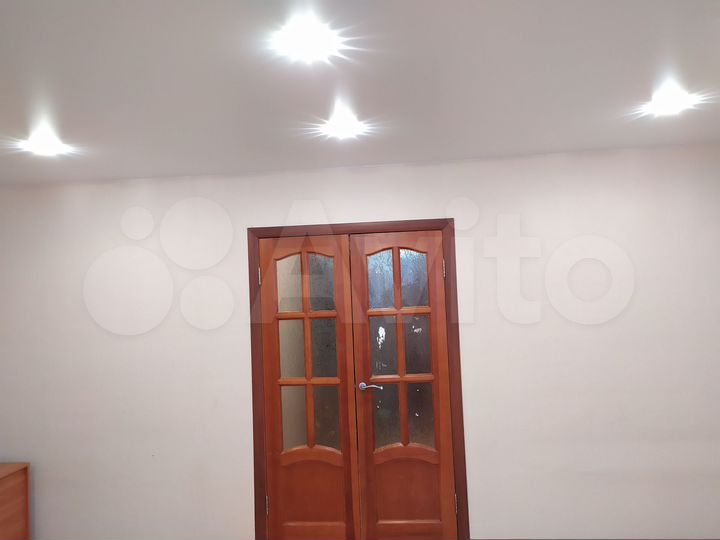 2-к. квартира, 64 м², 1/10 эт.