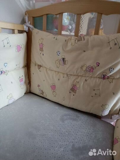 Бортики в кроватку бежевые 4 шт