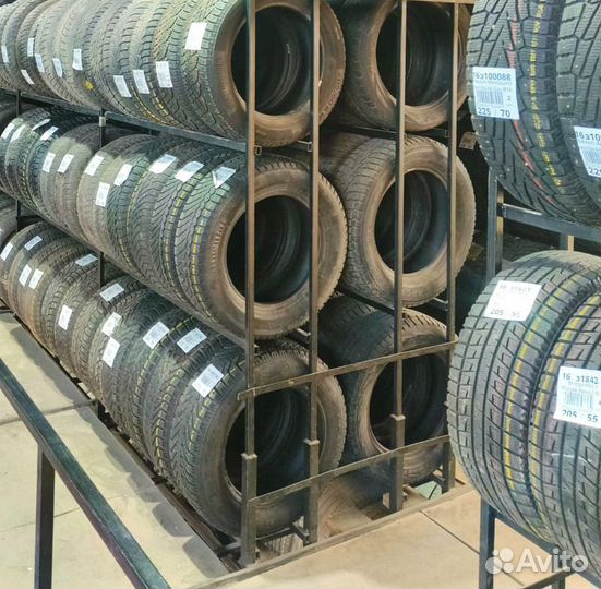 Nokian Tyres Hakkapeliitta 4 215/55 R17 96P