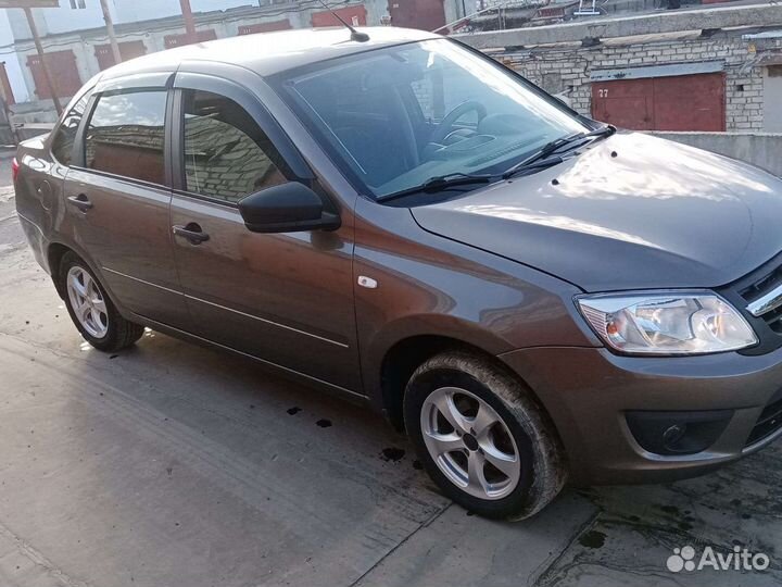 LADA Granta 1.6 МТ, 2018, 200 000 км