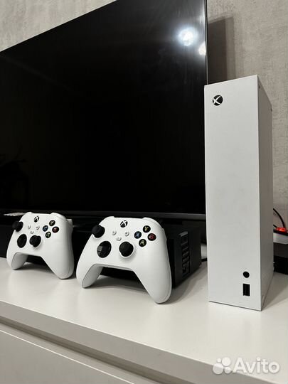 Xbox series s 512gb 2 геймпада