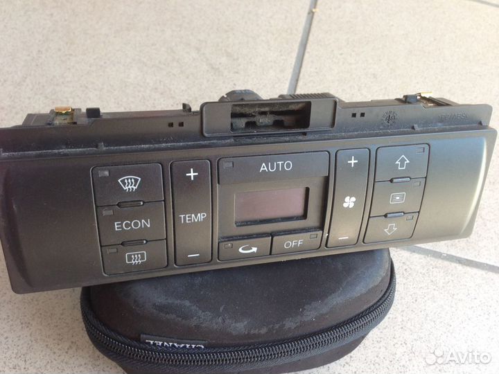Климат-контроль (блок управления) на Ауди А4 1998