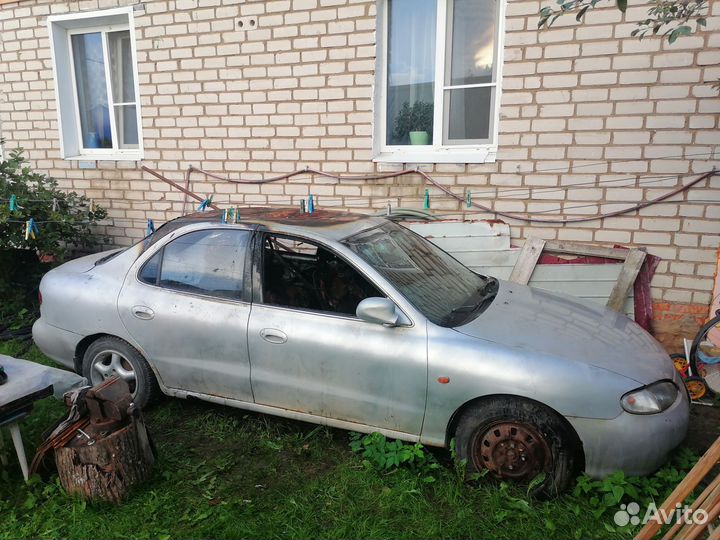 Hyundai Lantra 1.6 МТ, 1996, битый, 190 000 км