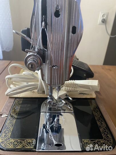 Швейная машина Merritt Singer