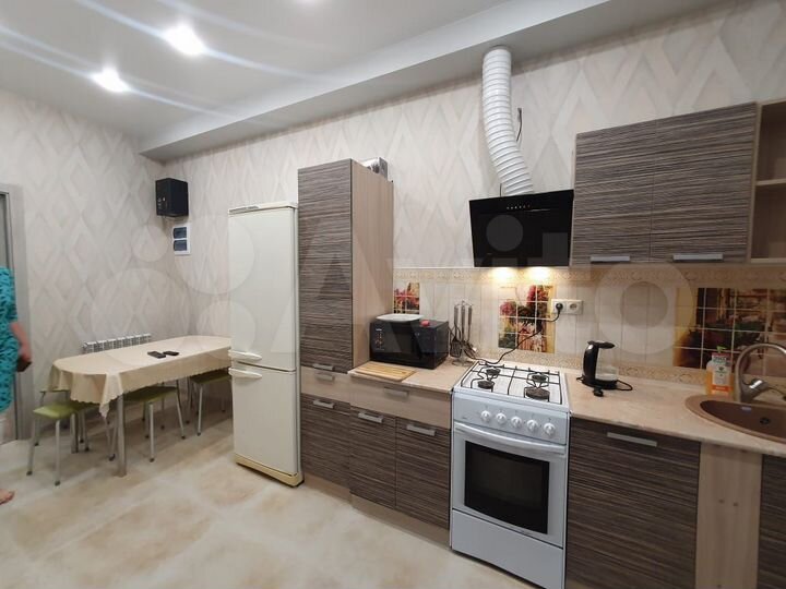 2-к. квартира, 48 м², 1/3 эт.