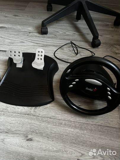 Игровой руль genius