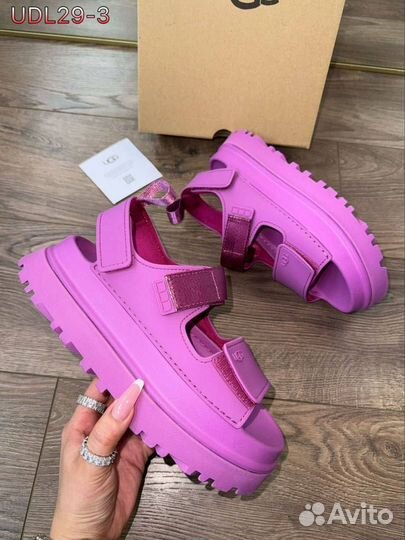 Сандалии. UGG