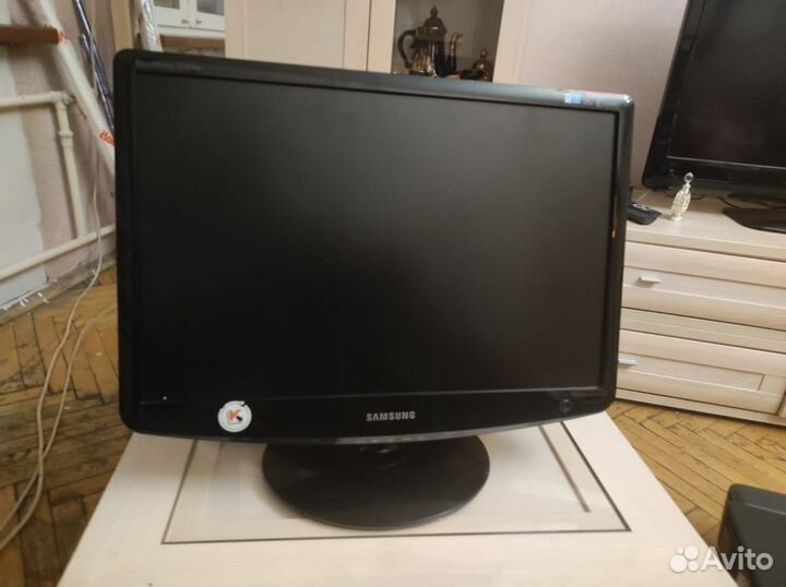 Монитор Samsung 2232BW 22