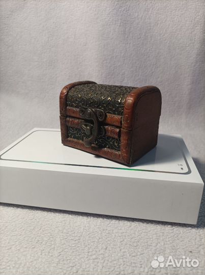 Шкатулка сундук