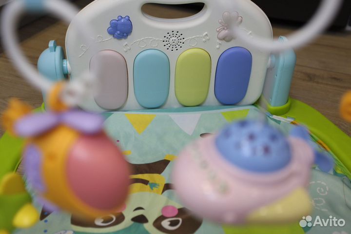 Развивающий коврик с пианино