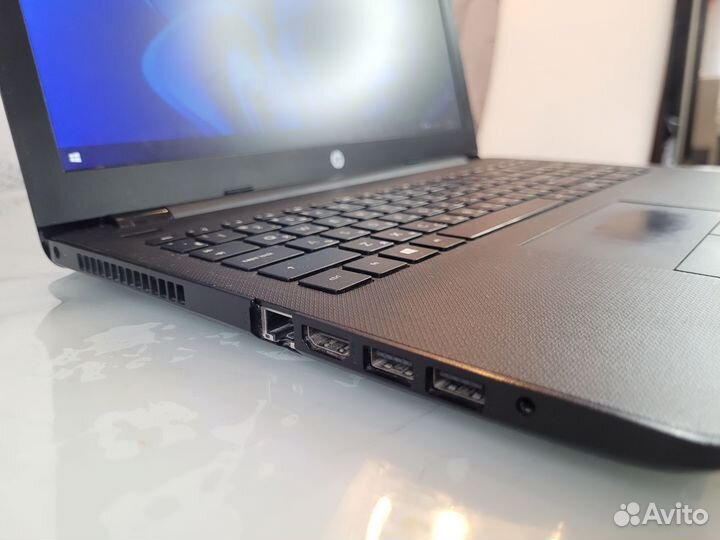 Ноутбук HP на 1000 гигабайт, 8гб озу, i3-5005u