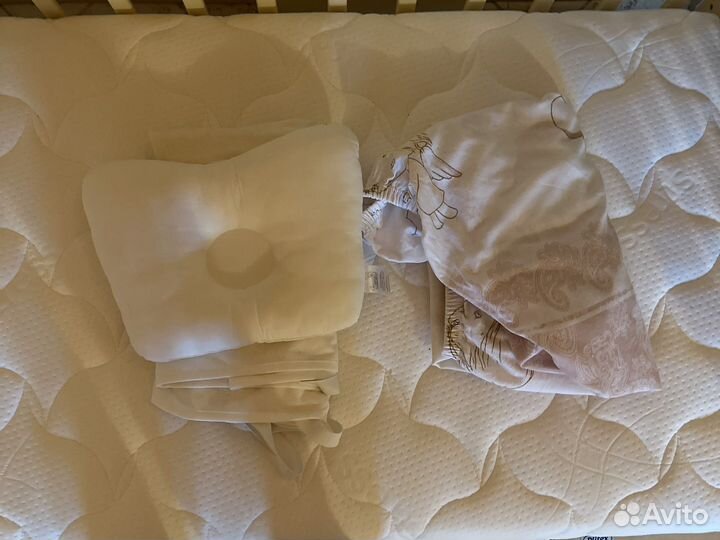 Детская кроватка с продольным маятником