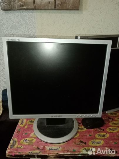 Мониторы для компьютера на запчасти продам