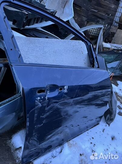 Дверь передняя правая Opel astra j