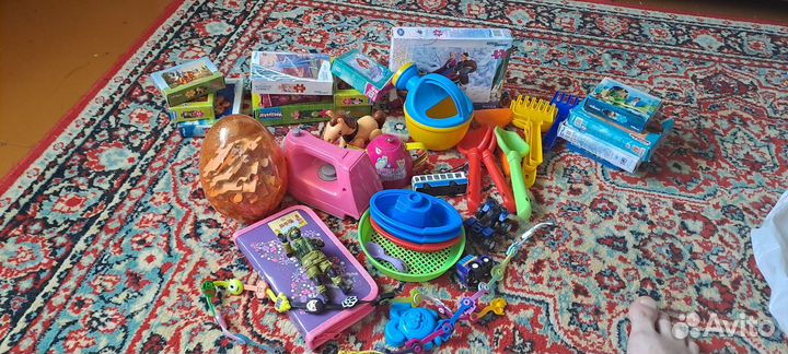 Пазлы, игрушки