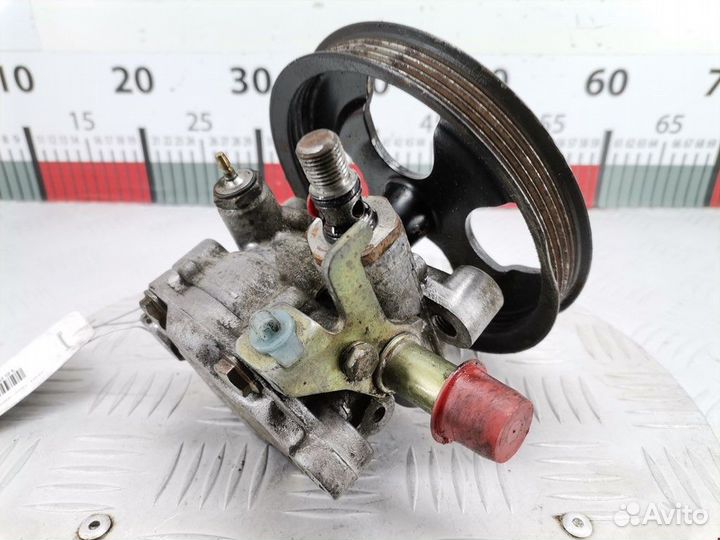 Насос гидроусилителя руля Mitsubishi Carisma рест