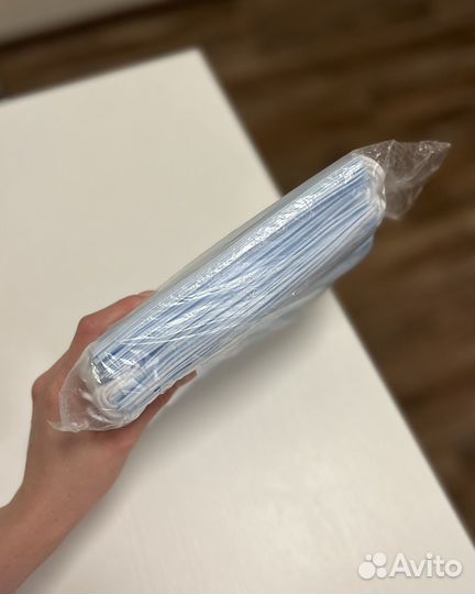 650 одноразовых медицинских масок