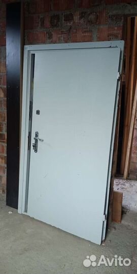 Дверь металлическая противопожарная бу