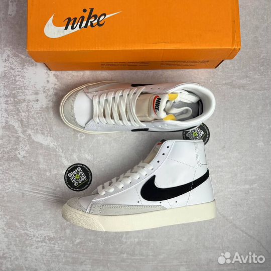 Nike Blazer MID 77