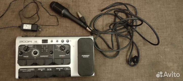Zoom V6 вокальный процессор с микрофоном