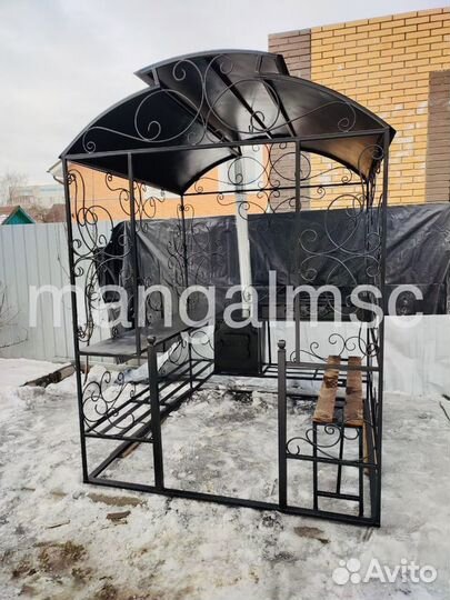 Беседка с мангалом