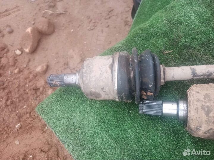 Привод передний Mitsubishi Space Wagon 2