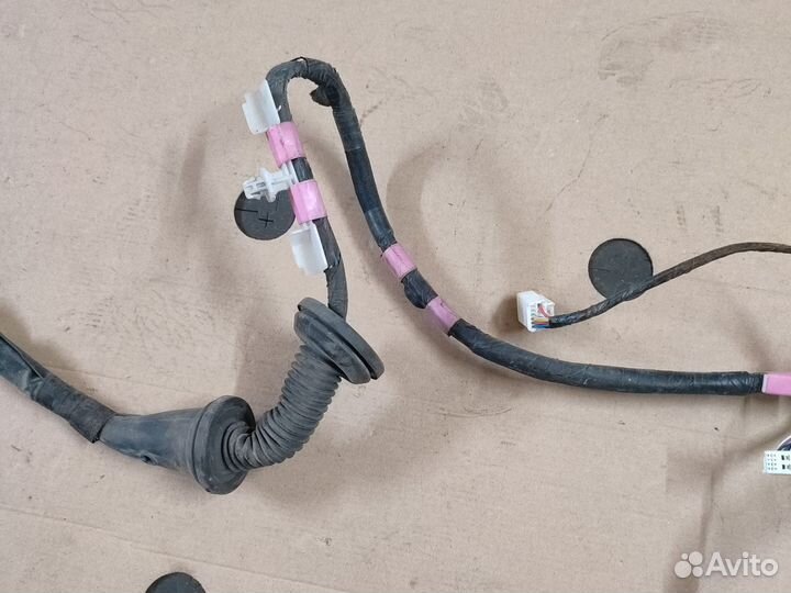 Проводка передней правой двери Toyota RAV4 3