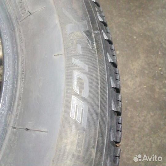 Michelin X-Ice XI3 215/65 R17