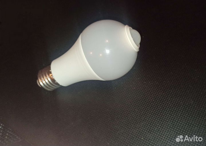 Лампочка с датчиком движения