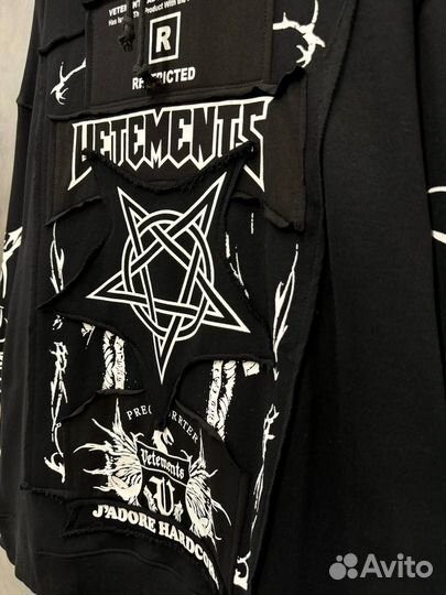 Топовое худи Vetements